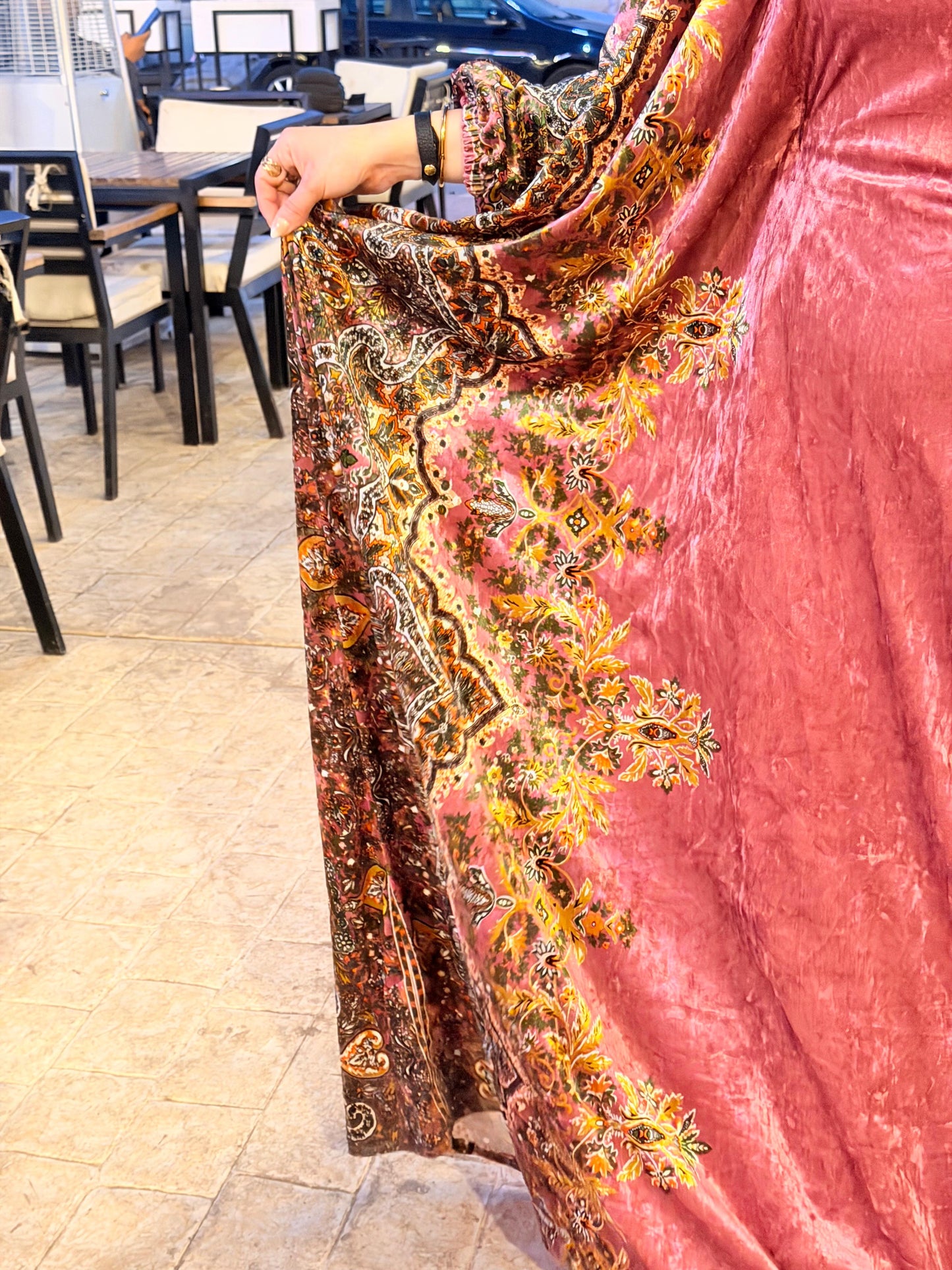 إسدال قطيفة فرنساوي مزخرف – روز